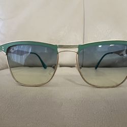 Ray-Ban sunglasses gold vintage WAYFARER