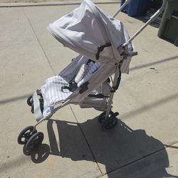 Baby Gap Stroller   Good Condition Clean 