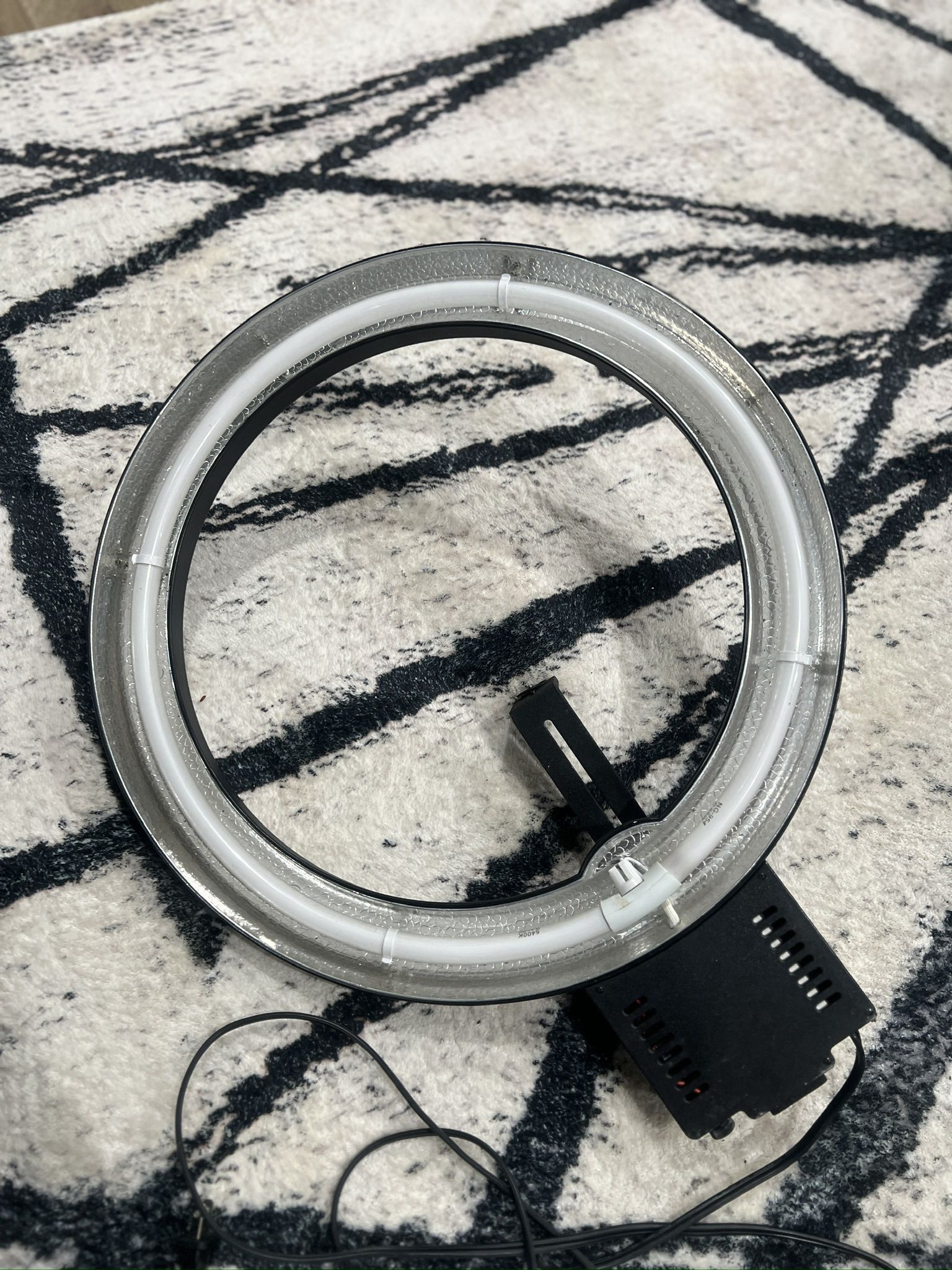 22” Ring Light With Camera & Tripod Attachment 