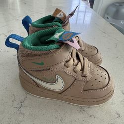 Nike Toddler  4c Like New 