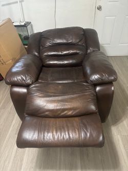 Large Plush Dark Brown Reclining Chair – Very Comfortable