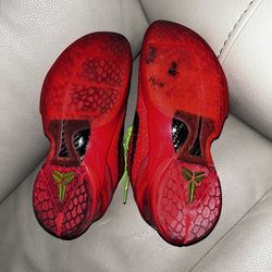 Kobe 6 Reverse Grinch 
