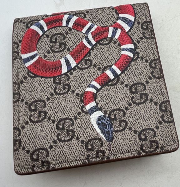 Gucci Men's Beige Leather Card Holder Bi-Fold Wallet Snake Print