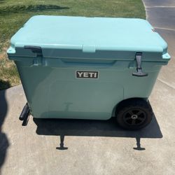 Yeti Tundra Hauler Rare Color $550
