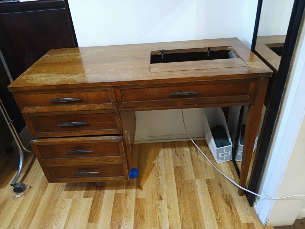 Sewing Machine Table