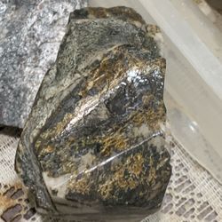 Ore  Highly Mineralized Oxide  Shisht Mica And Gold