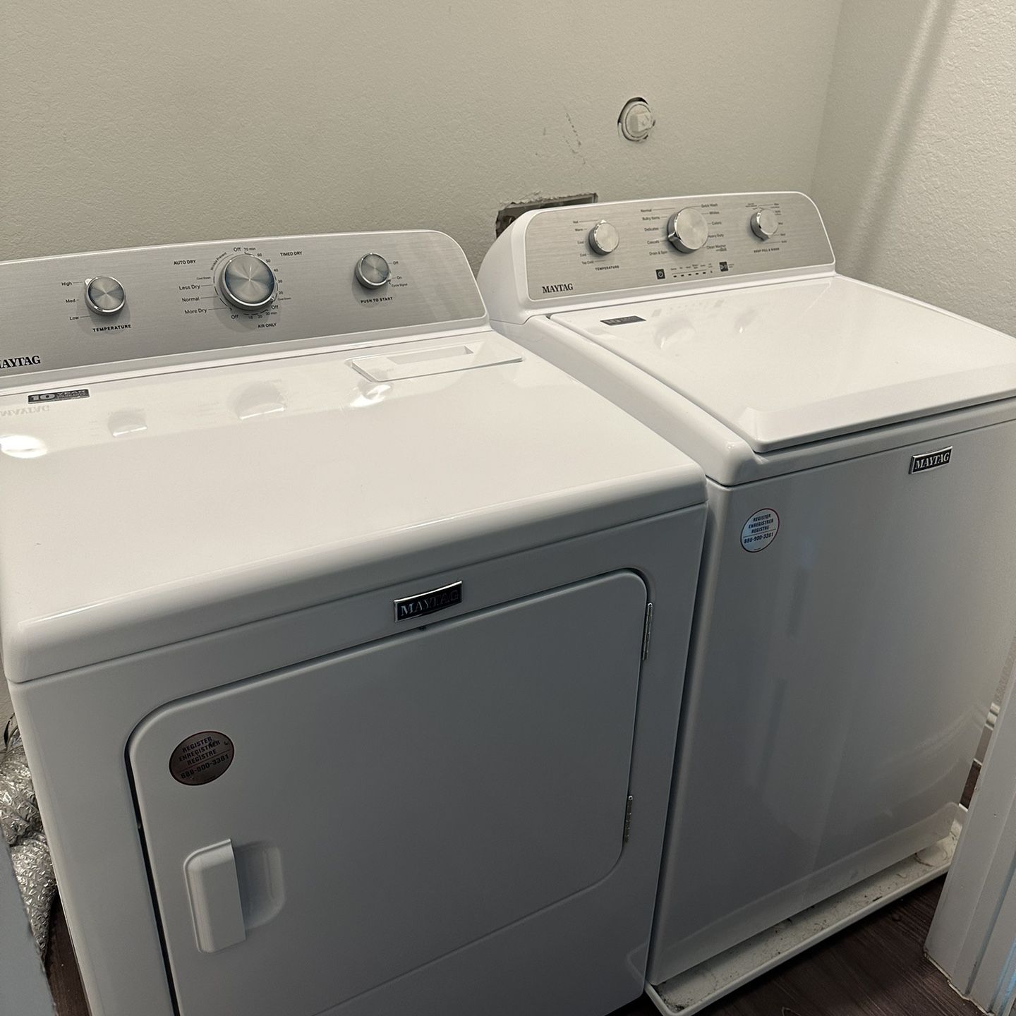 MAYTAG TOP LOAD WASHER & FRONTLOAD DRYER