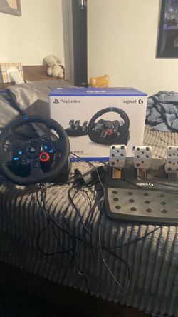 Logitech PlayStation G29 driving force steering wheel and petals