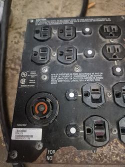 Power distribution box with 220/ 120 receptacles [5]