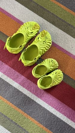 2 Pairs Salehe Crocs