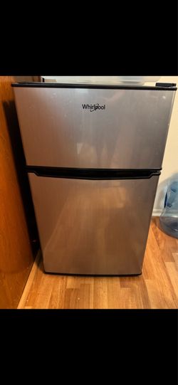 Whirlpool 3.1 cu ft Mini Refrigerator Stainless Steel