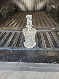 Crystal Glass Whiskey Decanter with Stopper