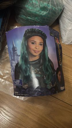 Uma costume and wig
