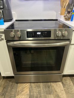 Frigidaire Electric Range for Sale – $150