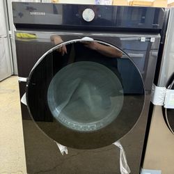 Brand New Samsung Bespoke 7.6 cu. ft. Ultra-Capacity Vented Gas Dryer in Brushed Black with Super Speed Dry and AI Smart Dial