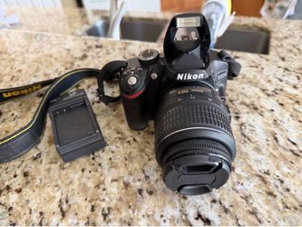 Nikon D3200 with lens, mem card, chgr