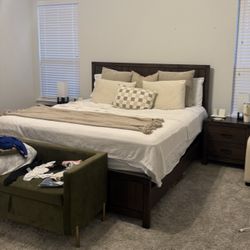 King Size Bed with Nightstands