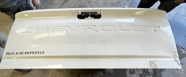 2021 Chevy Silverado Tailgate
