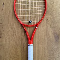 Price firm: Wilson Defyer Pro 98 Tennis Racquet - 4-1/4 grip