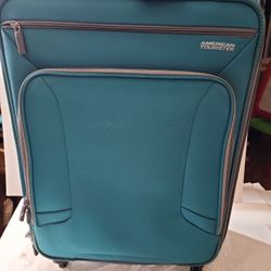 American Tourister 4 Kix Expandable Softside Luggage with Spinner Wheels

