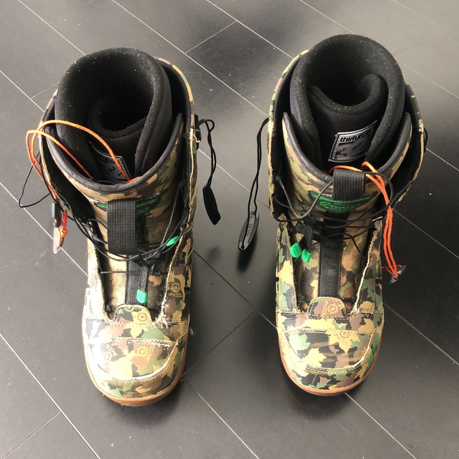 chris grenier thirtytwo snowboard boots TM-3 Sports & Outdoors A 3D molded tongue and Performance Backstay give this boot a flex thats on the stiffer side of medium perfect freestyle 32 Chris Grenier Signature 86