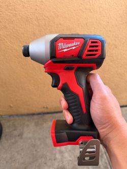 Milwaukee M18 1/4 in. Hex Impact Driver (Tool-Only)