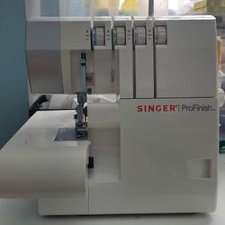 SINGER PROFINISH,4 THREADS, CUT AND SEW.