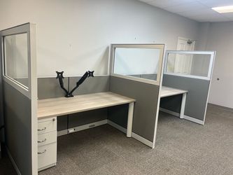 Modern Office Workstation Cubicles with Glass Panels & Dual-Monitor Arms