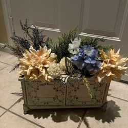 I Make Floral Arrangements Centerpieces And Will Customize Decor For Your Home Or Office 