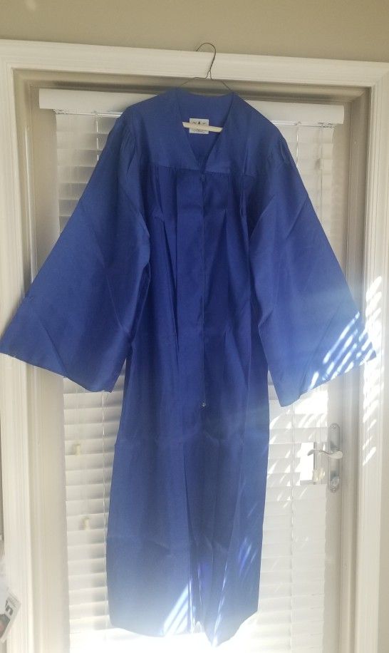 Jostens Graduation Cap And Gown/Halloween Costume?