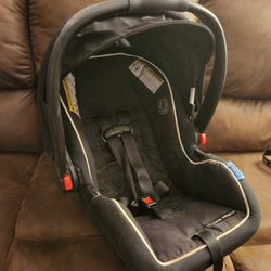 Black Graco Car Seat