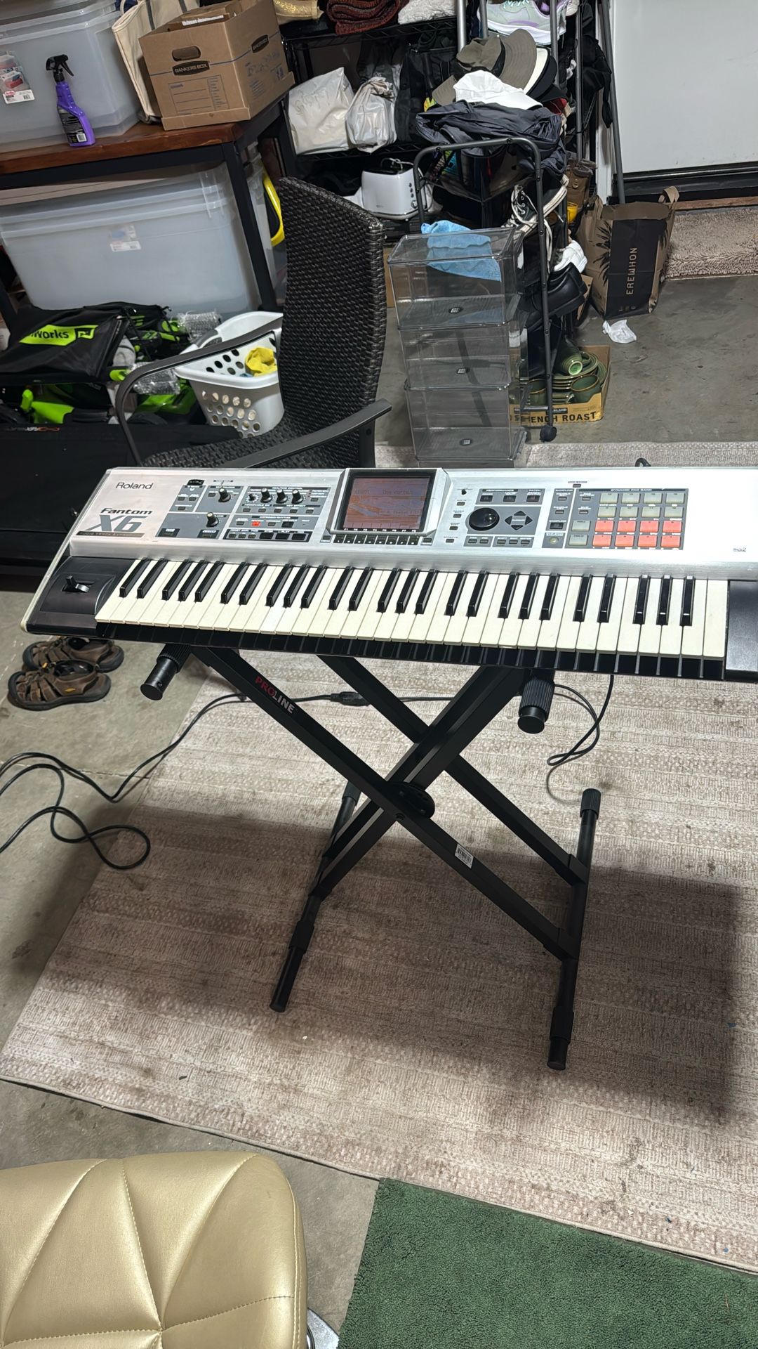 Keyboard With Stand.