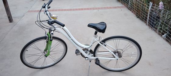 Schwinn Womens Trailway 700c/28" Hybrid Bike