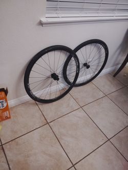 DT SWISS R 470db Tires