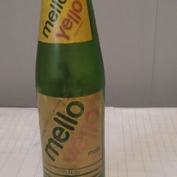 Antique MELLO YELLO Green Glass Bottle 