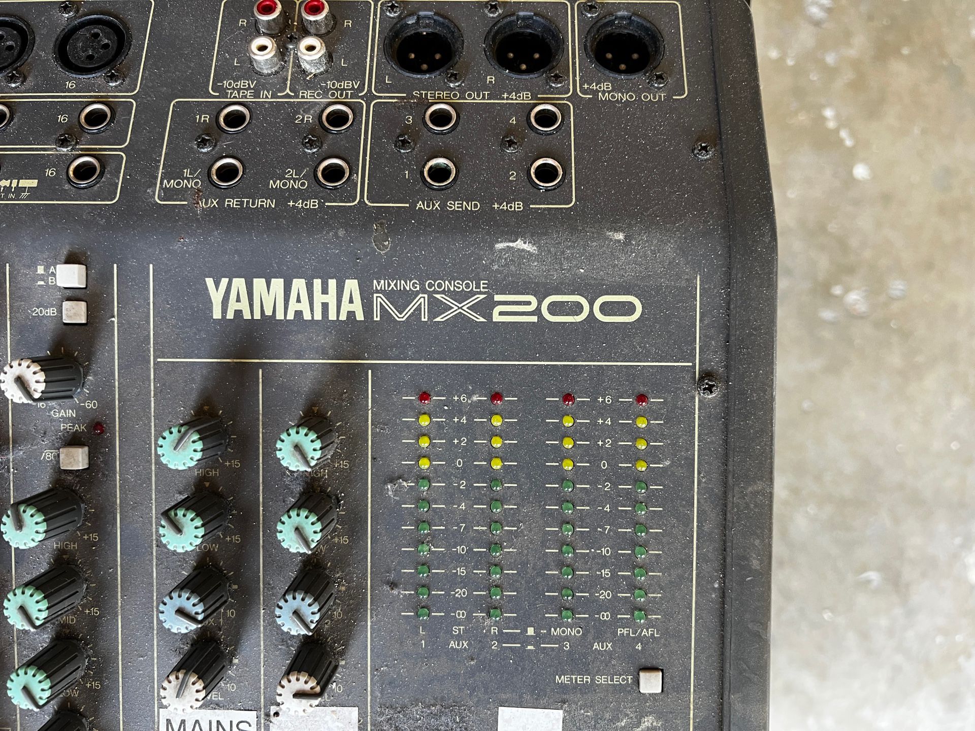 Yamaha MX 200 Mixing Board