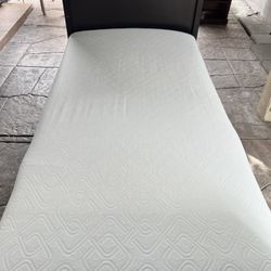 Ikea twin Bed And Simmons Mattress