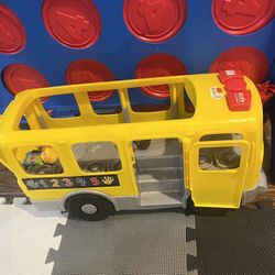 Fisher-Price Little People Toddler Learning Toy, Big Yellow Bus Musical Pull-Along Vehicle for Pretend Play Kids 2