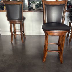 3 Bar stools 