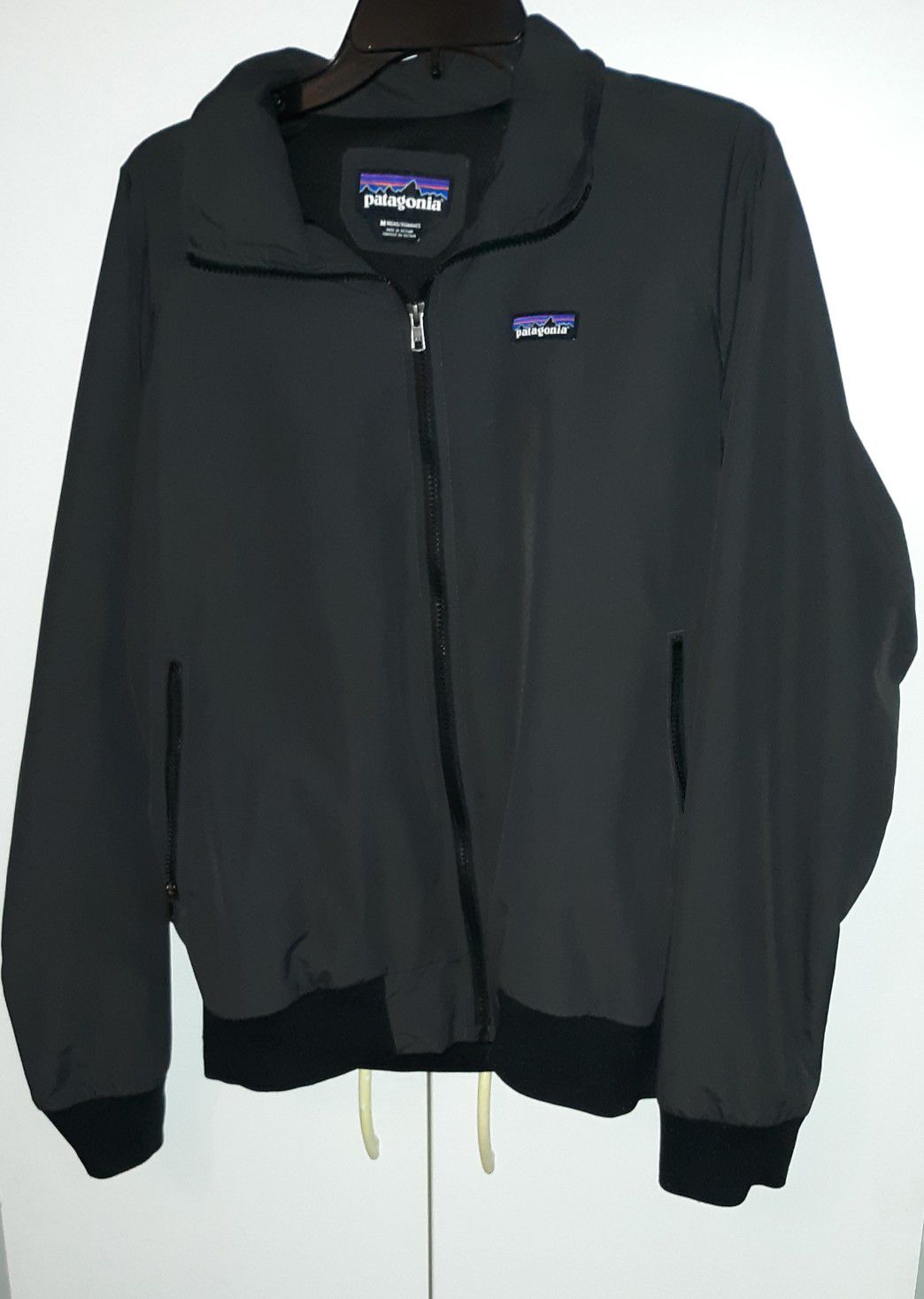 Men's Patagonia zip up jacket size medium