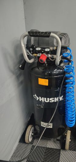 Husky 20 gallon air compressor