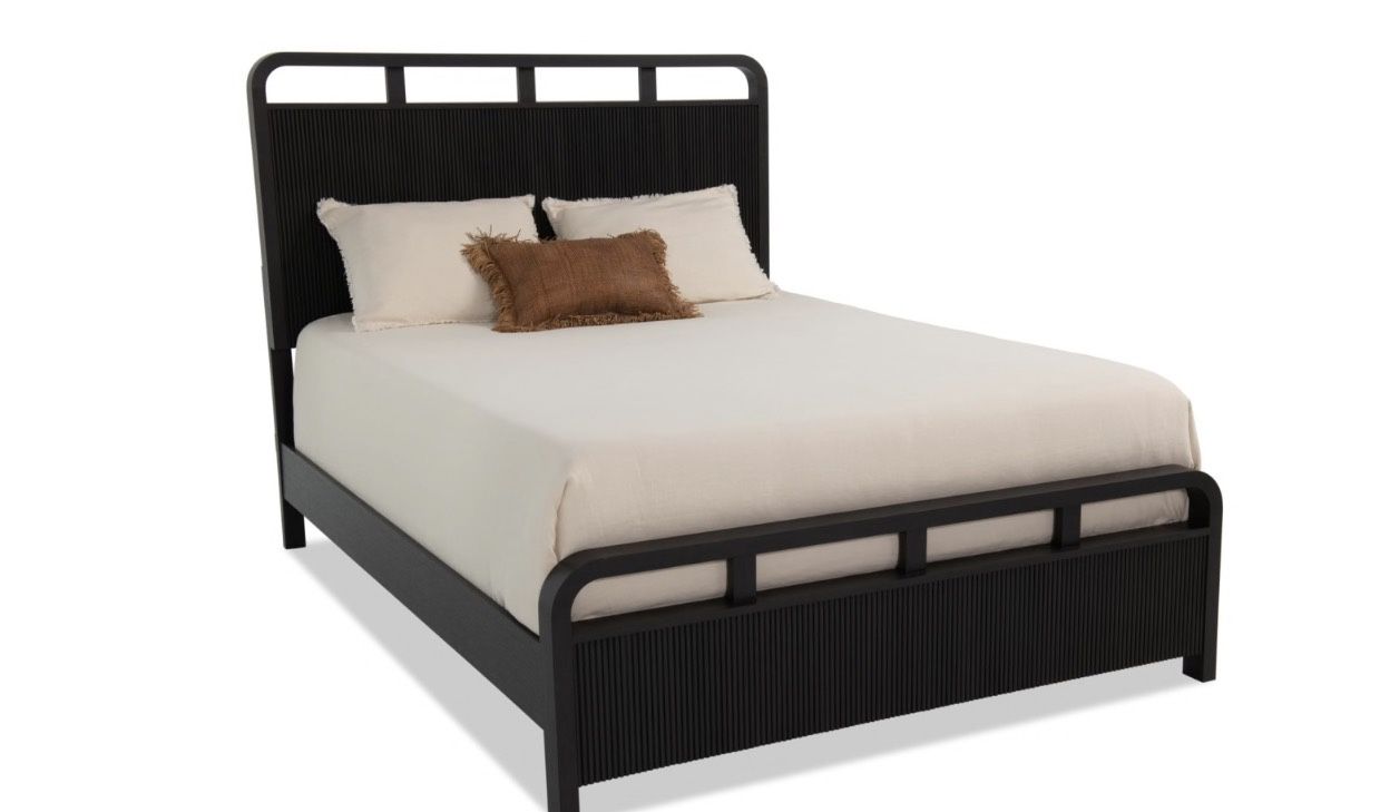 Bob’s Furniture Cascade Queen Bed Frame – Black