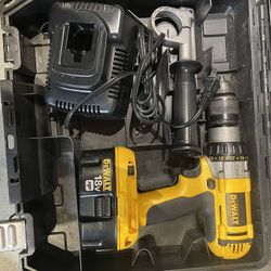 DEWALT Hammer Drill 18v