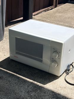 Sunbeam Compact White Microwave Oven