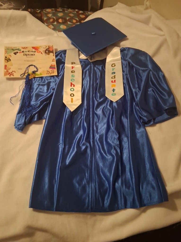Preschool Cap And Gowns With Certificate