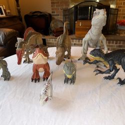 AMAZING LOT OF GENUINE JURASSIC PARK DINOSAURS 