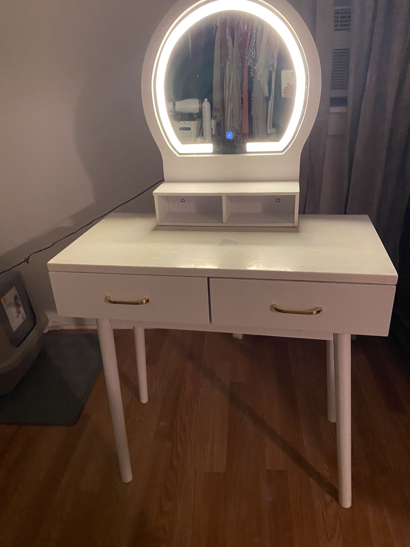 Light Up Makeup Vanity And Chair Set