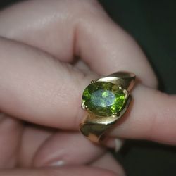 10k Gold Peridot Ring