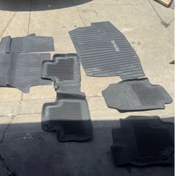 FREE RAV 4 car mats !!!