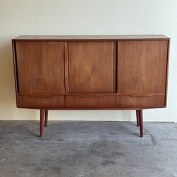 1960s Danish Modern Teak Credenza by E.W. Bach for Sejling Skabe - Mid-Century Modern Sideboard